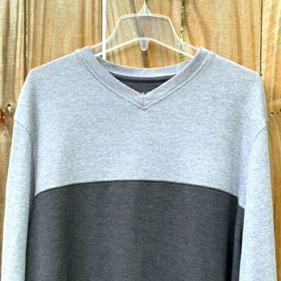 Take 50% OFF-Faded Glory Men’s V-Neck Pullover Sweater Gray And Black, Size- 2XL - Picture 2 of 5